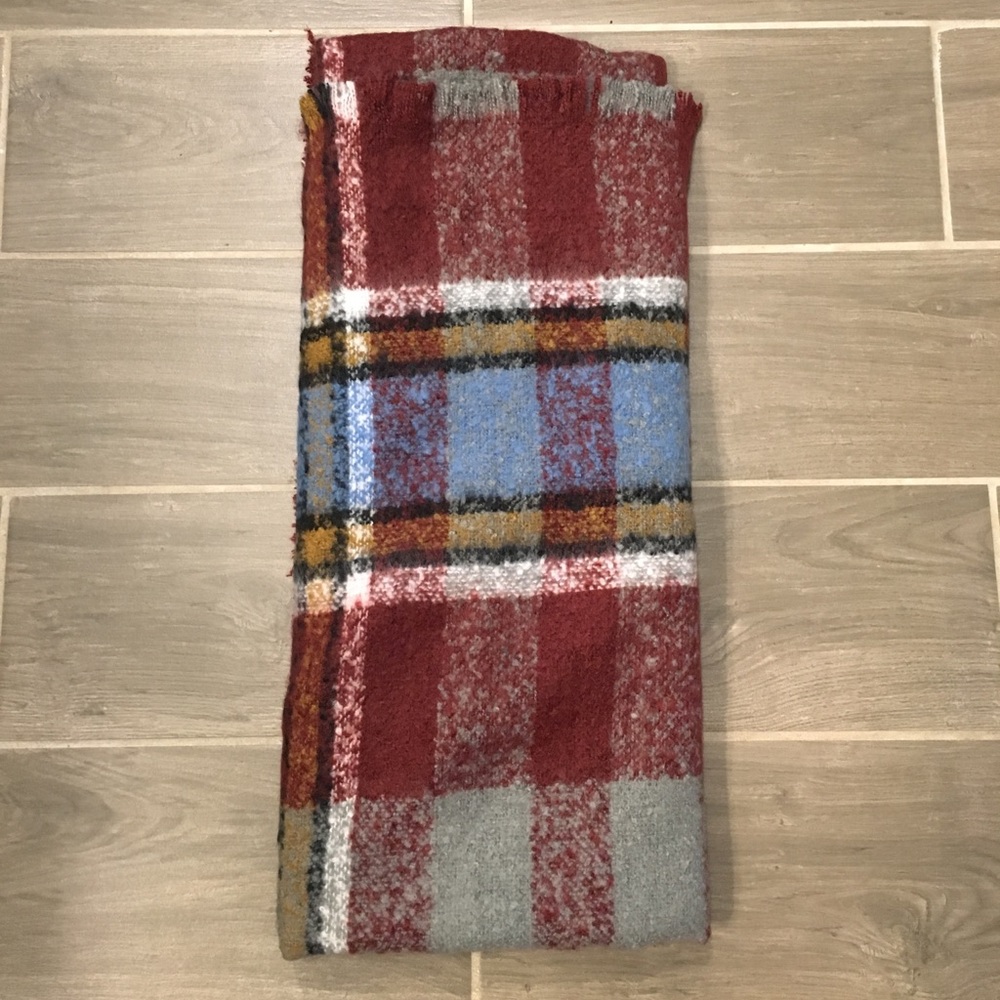 Super soft scarf by Girly